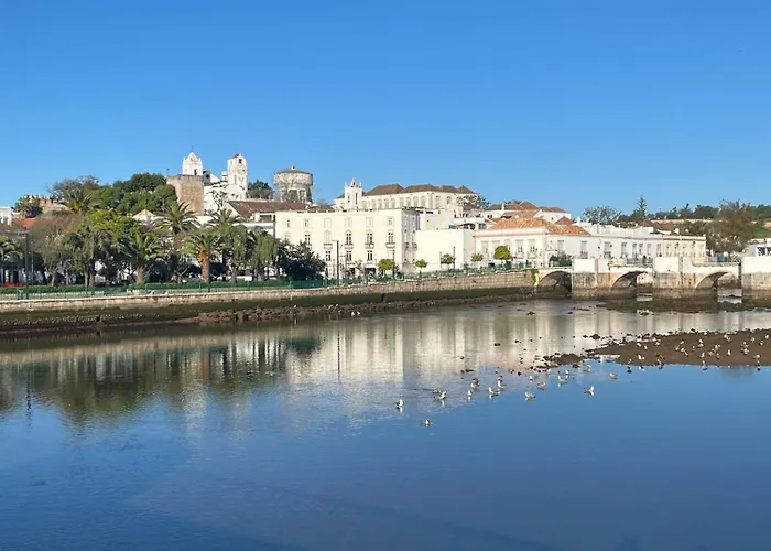 Stylish Townhouse With Gallery In The Heart Of For Two Tavira