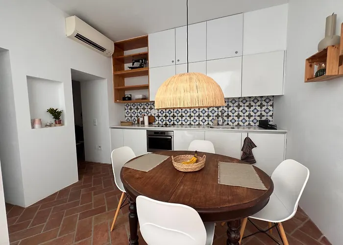 Stylish Townhouse With Gallery In The Heart Of For Two * Tavira