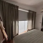Stylish Townhouse With Gallery In The Heart Of For Two * タヴィラ