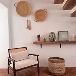 Stylish Townhouse With Gallery In The Heart Of For Two タヴィラ