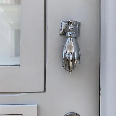 Stylish Townhouse With Gallery In The Heart Of For Two Dom wakacyjny