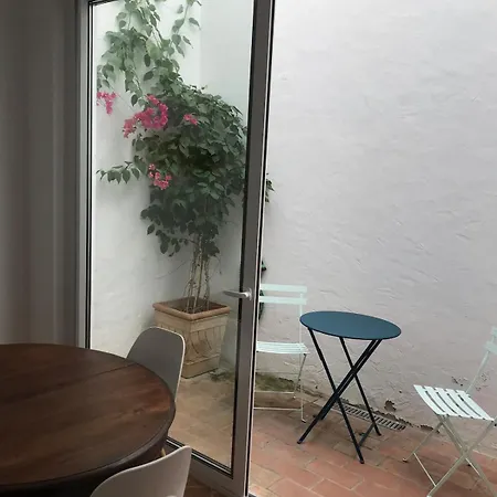 Stylish Townhouse With Gallery In The Heart Of For Two Dom wakacyjny