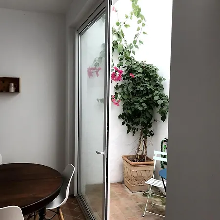 Stylish Townhouse With Gallery In The Heart Of For Two *